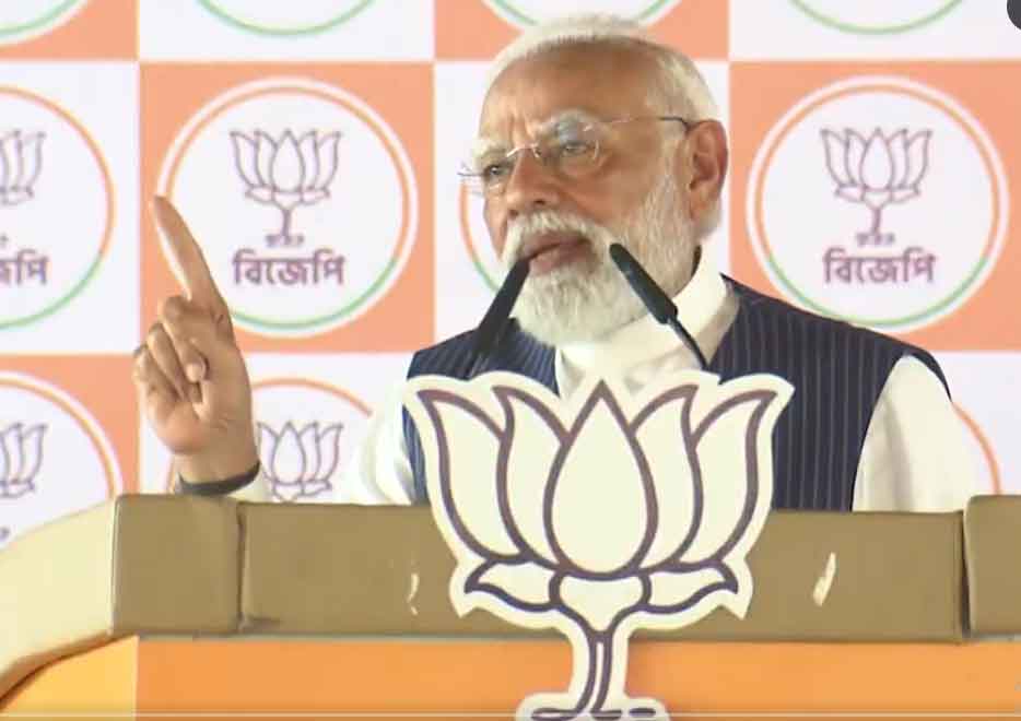 पीएम मोदी ने कहा, महिला विरोधी पार्टी टीएमसी का दिया बुझने वाला है, हुगली में नाव की सवारी भी की