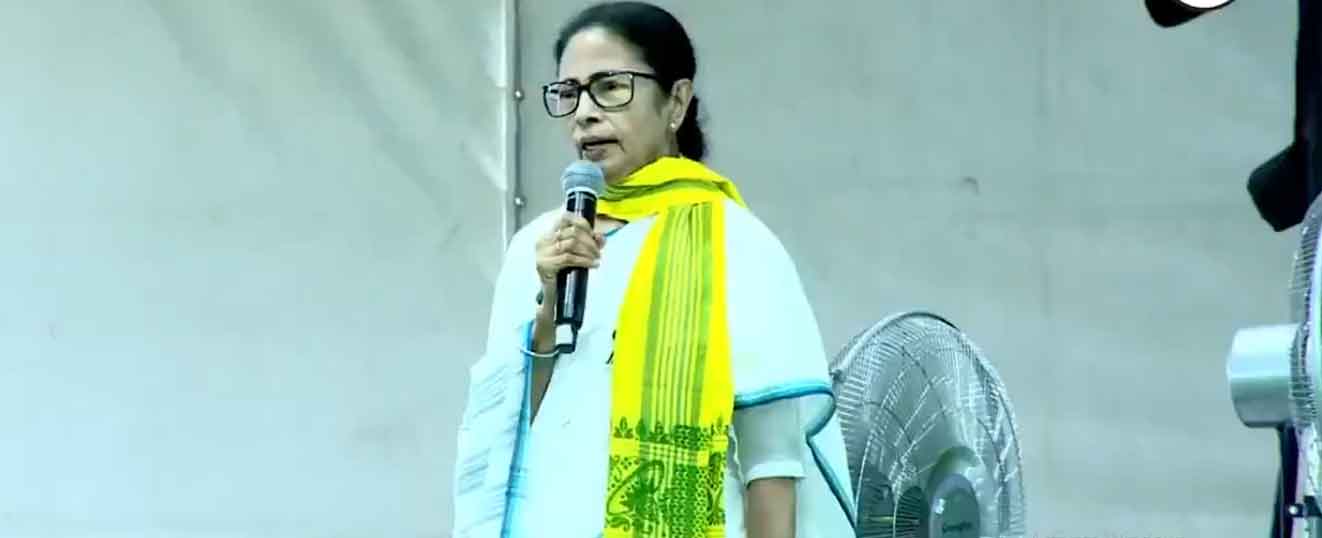 ममता बनर्जी  भाजपा पर बरसी, जनसभा में कहा, राज्य में न NRC होने देगी और न डिटेंशन कैंप बनने देगी