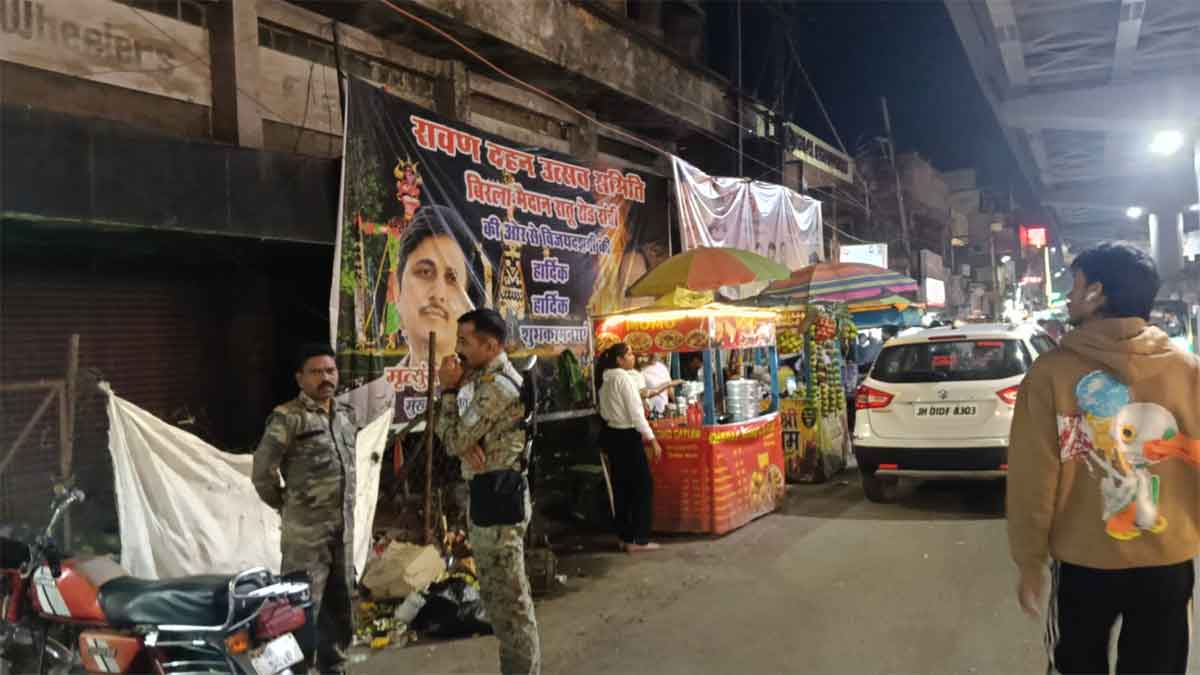 Theft ,  warehouse,  Police
