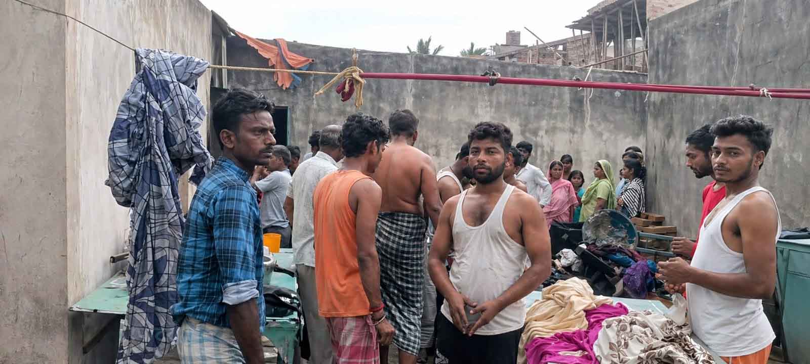 जामताड़ा  :  मिहिजाम में टेंट हाउस में आग लगी, लाखों का सामान जलकर खाक