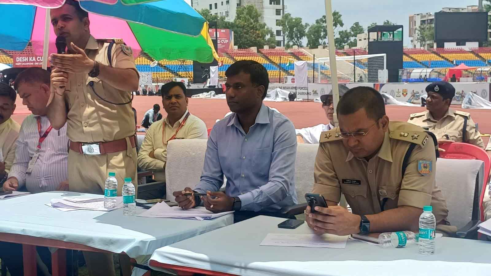 डूरंड कप : उपायुक्त ने अफसरों को ब्रीफ किया, दर्शकों से सहयोगात्मक व्यवहार रखने के निर्देश