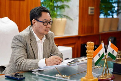 बजट सत्र पर चर्चा के लिए  मंत्री किरेन रिजिजू की अध्यक्षता में सर्वदलीय बैठक शुरू