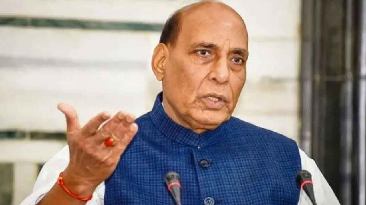 पश्चिम एशिया संकट : सरकार ने राजनाथ सिंह की अध्यक्षता में अंतर मंत्रालयी समूह का गठन किया