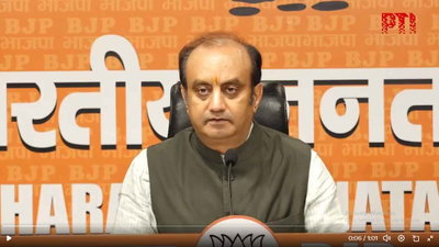 सुप्रीम कोर्ट ने SIR को सही करार दिया, भाजपा ने राहुल और कांग्रेस पार्टी पर हल्ला बोला, कहा, पोल खुल गयी