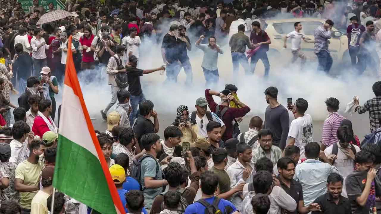 NEET पेपर लीक आंदोलन में छात्रों पर पुलिस की बर्बरता मामले में SC में सुनवाई आज