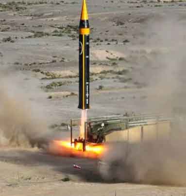 ईरान ने इजरायल पर 70 बैलेस्टिक मिसाइलें दागीं, हूती और हिज्बुल्लाह भी जंग में कूदे