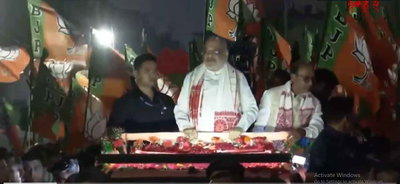 अमित शाह ने गुवाहाटी में रोड शो किया,कहा,असम में 90 से ज्यादा सीटें जीतकर भाजपा सरकार बनायेगी