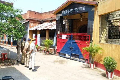 रिया सिन्हा के पास से जेल में मोबाइल और सिम कार्ड बरामद, पुलिस ने दर्ज की एफआईआर