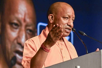 योगी आदित्यनाथ ने कहा, पिस्तौल लहराकर किसी हिंदू को धमकाने वाला सीधे यमराज के पास जायेगा