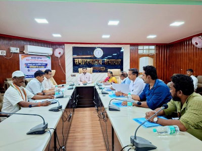 Jamtara News: SIR को लेकर राजनीतिक दलों के साथ बैठक,  DC बोले- कोई पात्र मतदाता न छूटे