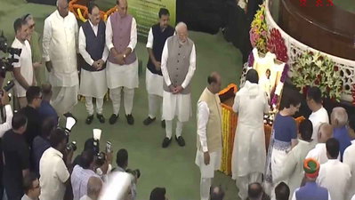राजघाट, विजय घाट और संसद भवन में महात्मा गांधी और लाल बहादुर शास्त्री को श्रद्धांजलि दी गयी