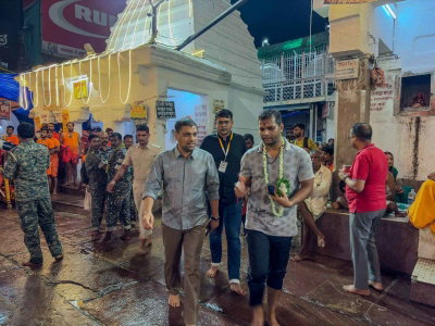 देवघर श्रावणी मेला : उपायुक्त ने बाबा मंदिर प्रांगण का निरीक्षण किया
