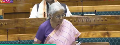 लोकसभा में रुपए के गिरते वैल्यू पर विपक्ष का हंगामा, वित्त मंत्री ने स्थिति को बेहतर बताया