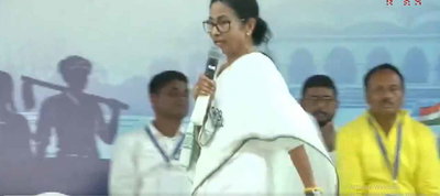 ममता बनर्जी ने जनता को आगाह किया, चुनाव बाद भाजपा गैस, कैश, मछली, मांस,अंडा सब बंद कर देगी