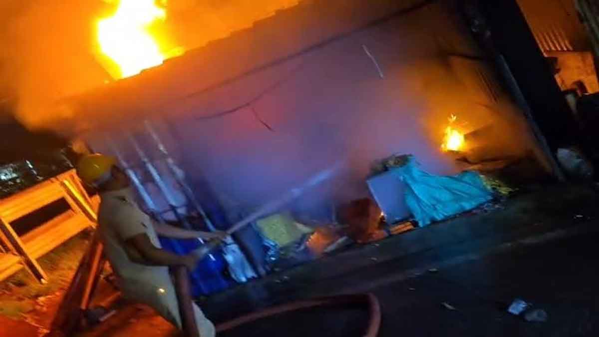 Fire breaks out,Firefighter
