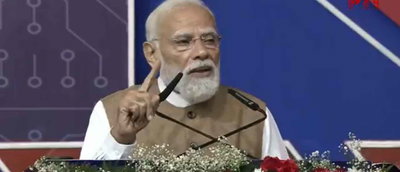 पीएम मोदी ने गुजरात में सेमीकंडक्टर प्लांट का उद्घाटन किया, इंजीनियरों से बातचीत की
