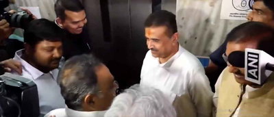 भाजपा-टीएमसी के बीच की खुन्नस कहां तक जायेगी?  ममता बनर्जी-सुवेंदु अधिकारी ने चुनाव आयोग का दरवाजा खटखटाया