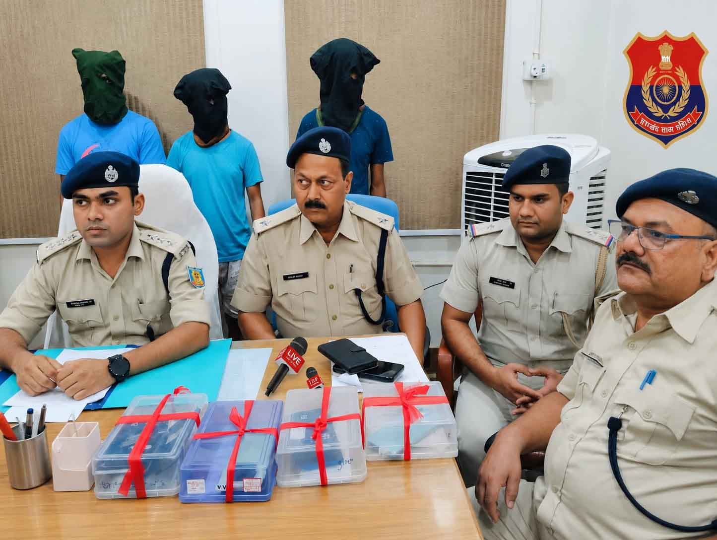 जामताड़ा पुलिस की बड़ी कार्रवाई, साइबर ठगी गिरोह का भंडाफोड़, तीन अपराधी गिरफ्तार