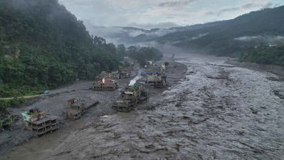 नेपाल त्रासदी : शवों का किया जा रहा सामूहिक अंतिम संस्कार, 903 शव मिले, 4250 अब भी  लापता