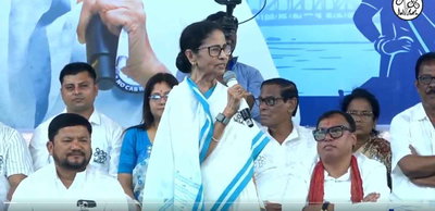 ममता ने कहा, वोटरलिस्ट में घुसपैठिये थे, तो  फिर मोदी उनके वोट से जीते हैं,  इस्तीफा दें