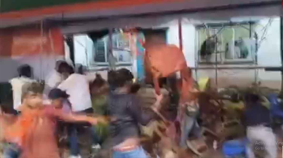 पश्चिम बंगाल में भाजपा की बंपर जीत के बाद कई हिस्सों में हिंसा की खबरें, टीएमसी बीजेपी पर भड़की