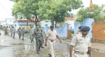 सरायकेला पुलिस का अपराध नियंत्रण अभियान तेज, आदित्यपुर में पैदल मार्च