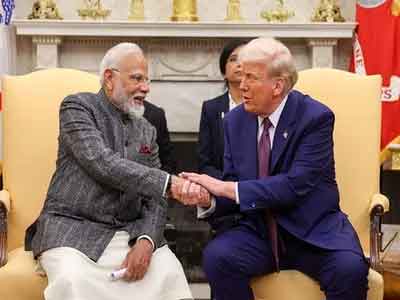 US ट्रेड डील पर कांग्रेस का तंज, नमस्ते ट्रंप, हाउडी मोदी पर भारी पड़ गया