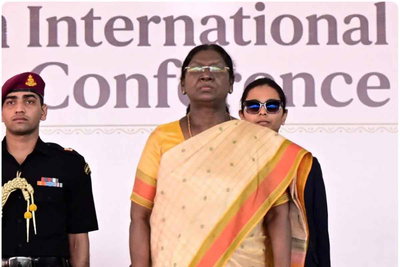 राष्ट्रपति द्रौपदी मुर्मू अंतरराष्ट्रीय संथाल कॉन्फ्रेंस में शामिल हुईं, ममता बनर्जी के प्रति नाराजगी जताई, क्या थी वजह