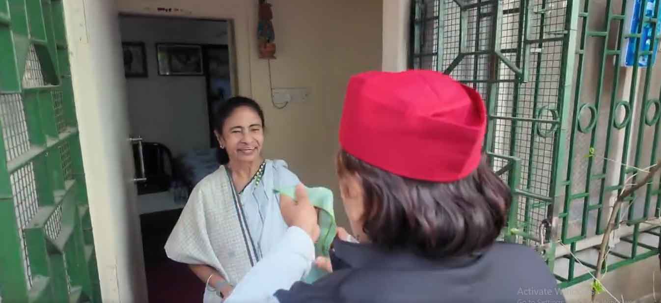 कोलकाता पहुंचे अखिलेश यादव, ममता बनर्जी से मिले, कहा, आप हारी नहीं, हराई गयी हैं, भाजपा ने पूरा चुनाव लूट लिया