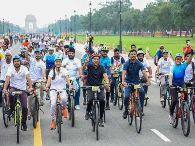 दिल्ली में फिट इंडिया संडे ऑन साइकिल कार्यक्रम, भारी संख्या में लोग शामिल हुए