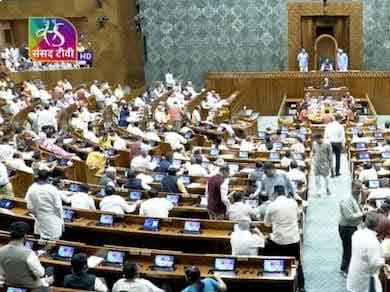 लोकसभा-राज्यसभा में विपक्षी दलों का हंगामा, नारेबाजी,कार्यवाही सोमवार तक के लिए स्थगित