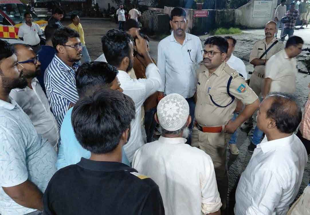 धनबाद : मरीज की मौत के बाद जालान अस्पताल में परिजनों का हंगामा, प्रबंधन ने  लापरवाही का आरोप  खारिज किया