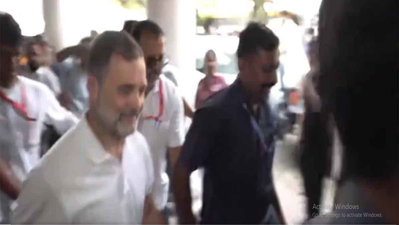 मल्लिकार्जुन  खड़गे ने इंडिया गठबंधन के सांसदों को लंच कराया, ज्ञानेश कुमार को इस्तीफा देना होगा