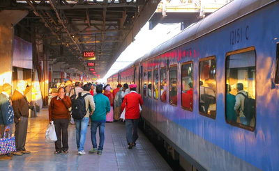 रेलवे बदलने जा रहा 40 साल पुराना टिकट बुकिंग सिस्टम, यात्रियों को मिलेंगी हाईटेक सुविधाएं