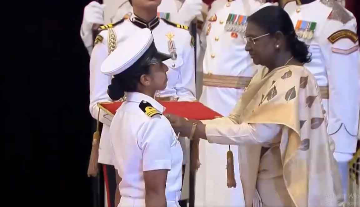 राष्ट्रपति द्रौपदी मुर्मू ने वीरता दिखाने वाले 29 जवानों को शौर्य चक्र, 15 को वीर चक्र, 7 को कीर्ति चक्र से सम्मानित किया