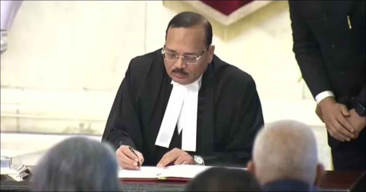 हैदराबाद : CJI सूर्यकांत का विरोध, छात्रों ने कहा, युवाओं को कॉकरोच कहने वाले को चीफ गेस्ट क्यों बनाया?