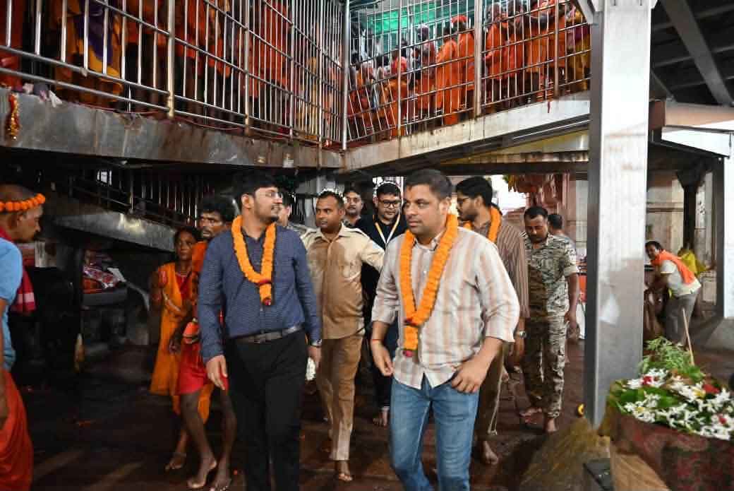 राजकीय श्रावणी मेला देवघर : उपायुक्त ने मेला क्षेत्र और बाबा मंदिर का किया निरीक्षण