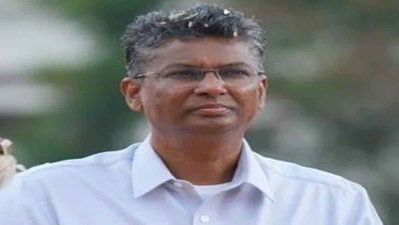 कर्नाटक के मंत्री सतीश जारकीहोली, उनकी सांसद बेटी के ठिकानों पर  पर ED रेड