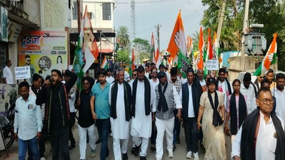 Latehar News : सीईसी के खिलाफ कांग्रेसियों ने निकाली रैली, मांगा इस्तीफा