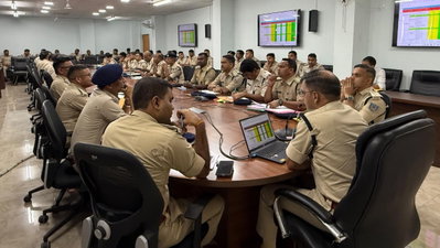 Dhanbad News : दुर्गा पूजा को लेकर पुलिस अलर्ट मोड में, अपराधियों पर भी कसेगा शिकंजा