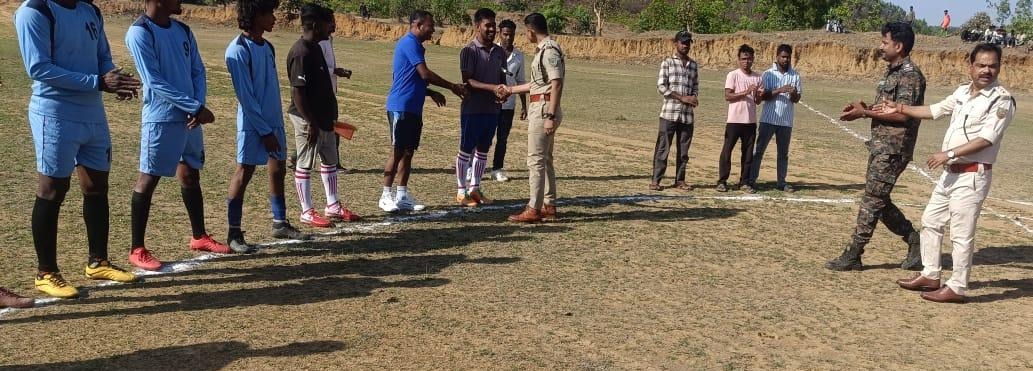 पब्लिक के साथ मधुर संबंध बनाना सामुदायिक पुलिसिंग का उदेश्य: लातेहार एसपी