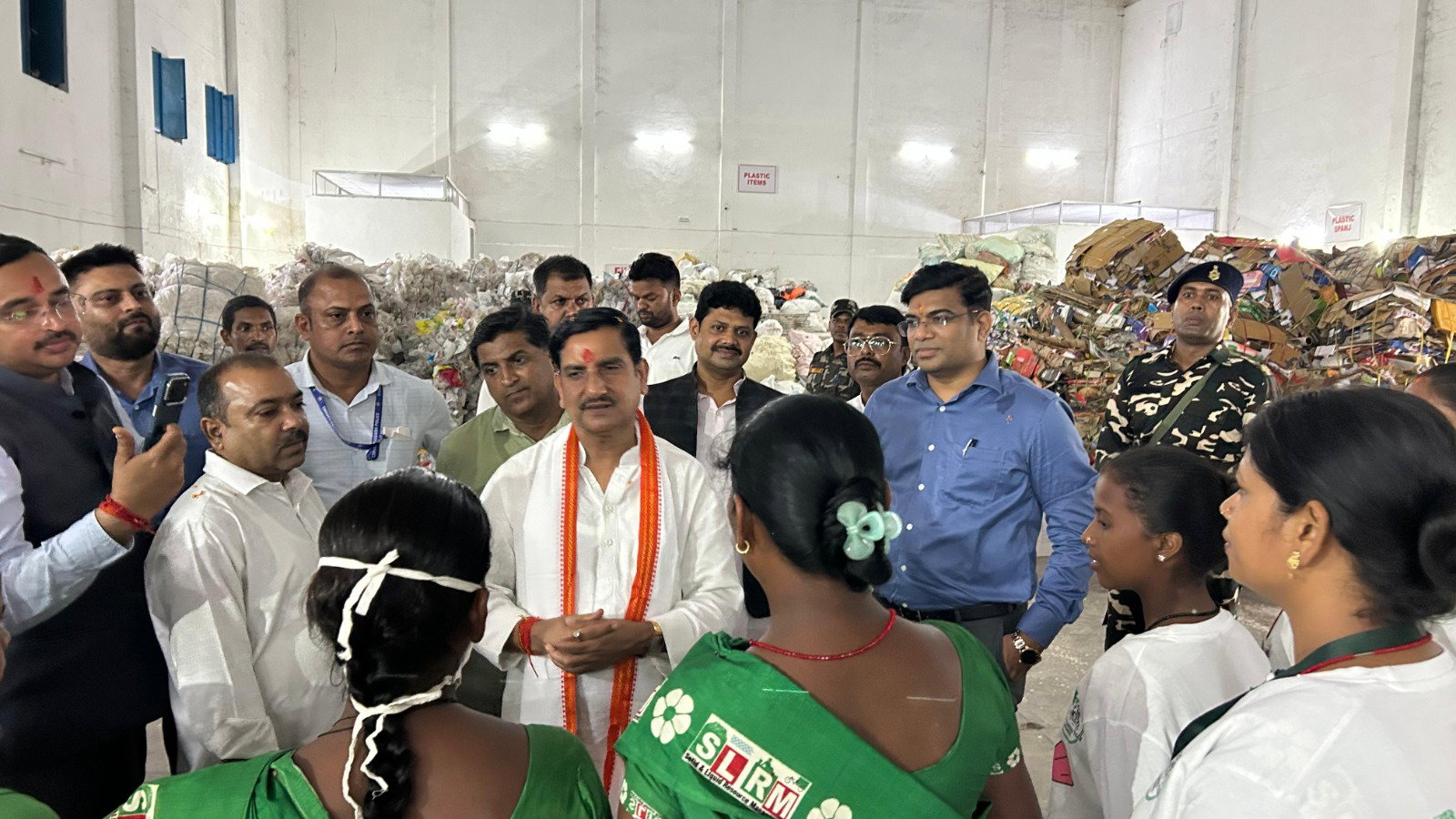 Latehar News : केंद्रीय मंत्री तोखन साहू पहुंचे लातेहार, कचरा पृथक्कवरण केंद्र का लिया जायजा