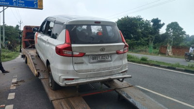 Ramgarh News : छिन्मस्तिका मंदिर जा रही कार दुर्घटनाग्रस्त, बाल-बाल बचे सवार