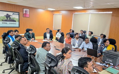 धनबाद नगर निकाय चुनावः मतदान पदाधिकारियों का हुआ प्रथम व द्वितीय रेंडमाइजेशन