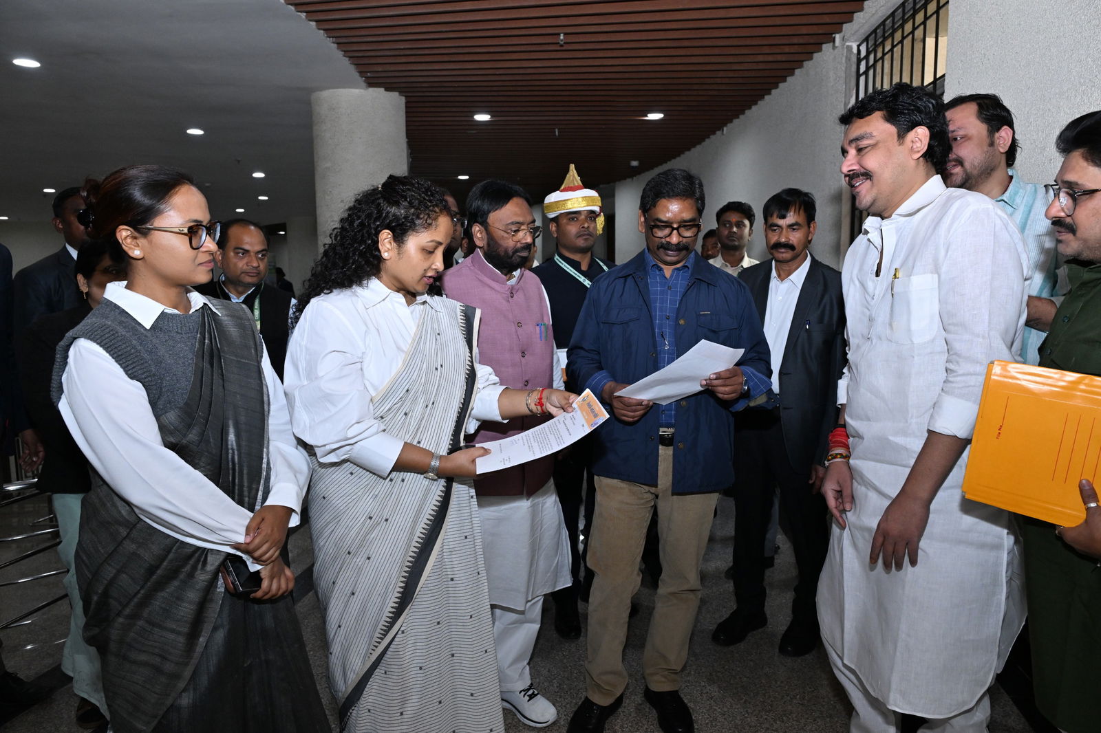 महाशिवरात्रि पर देवघर की शिव बारात के लिए मुख्यमंत्री को आमंत्रण