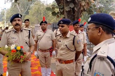 DIG आनंद प्रकाश ने सिंदरी एसडीपीओ कार्यालय का किया निरीक्षण, दिए निर्देश