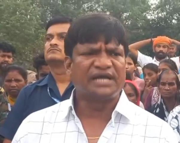 Dhanbad News : घनुडीह ओबी डंप विवाद में सांसद ढुल्लू महतो की एंट्री, सिंह मेंशन व बीसीसीएल पर साधा निशाना