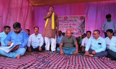 Dhanbad News : बरमुरी ओसीपी में मजदूरों ने प्रबंधन के खिलाफ खोला मोर्चा, बेमियादी धरना शुरू
