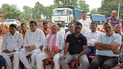 Chatra News : हादसे में सीआरपीएफ जवान की मौत पर उबाल, चतरा-हजारीबाग मार्ग 45 घंटे से जाम