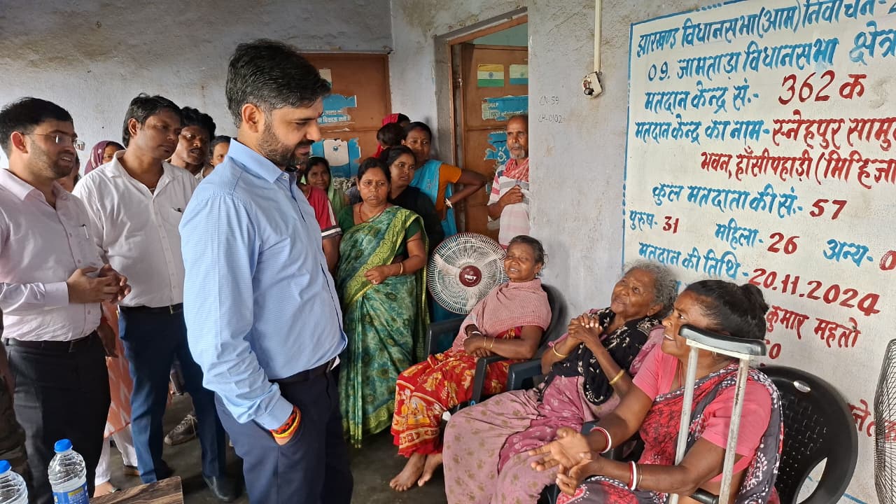 Jamtara News : डीसी ने मिहिजाम में की विकास योजनाओं की समीक्षा, अधिकारियों को दिये निर्देश